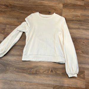 Target A new day brand sweatshirt with ballooned sleeves. Medium cream colored